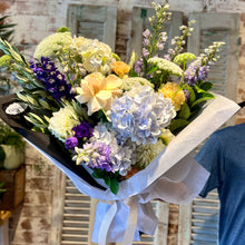Load image into Gallery viewer, FLORIST CHOICE